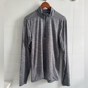 Nike Men's 1/4 zip Dri-Fit Pull Over. Size Small.